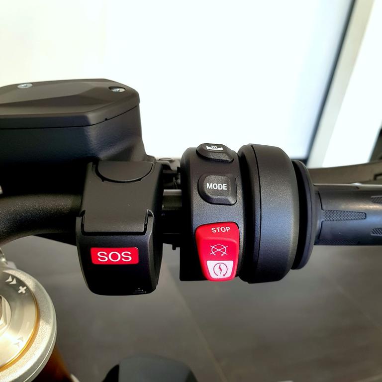 F 900 R