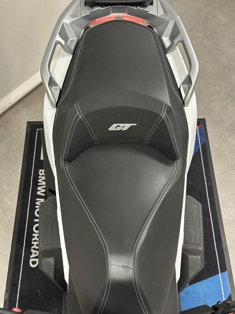 C 400 GT