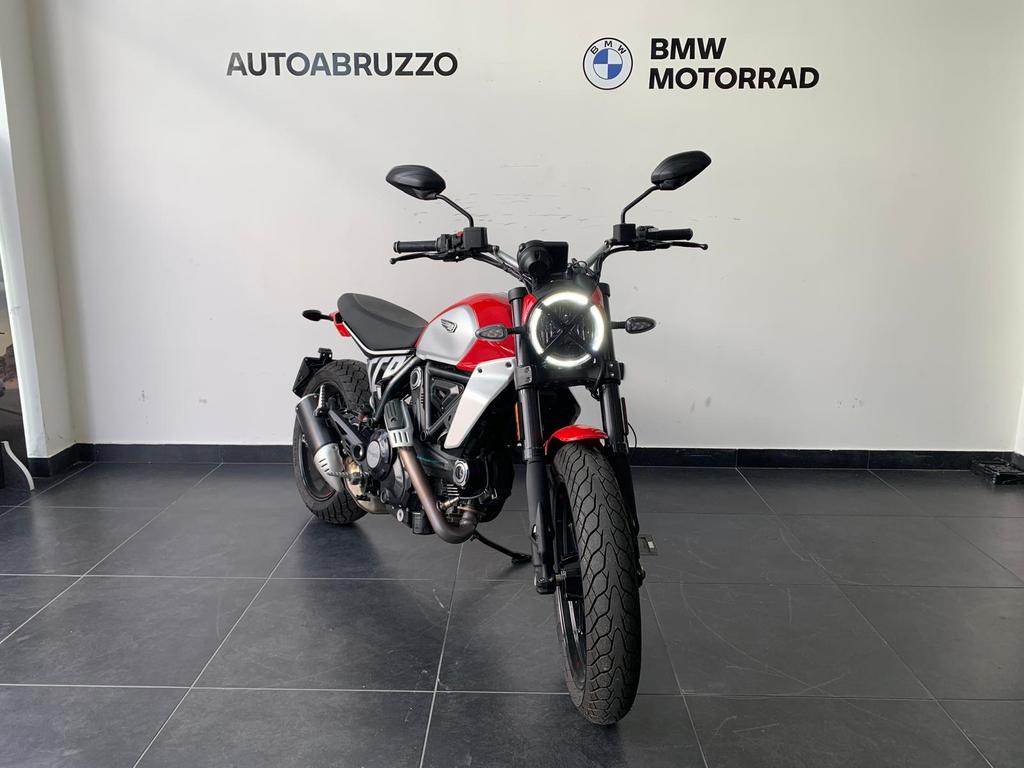 SCRAMBLER 800