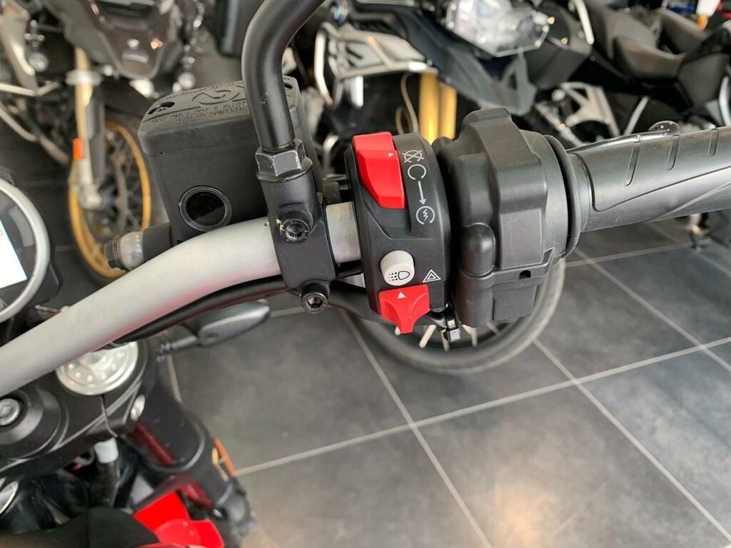 SCRAMBLER 800