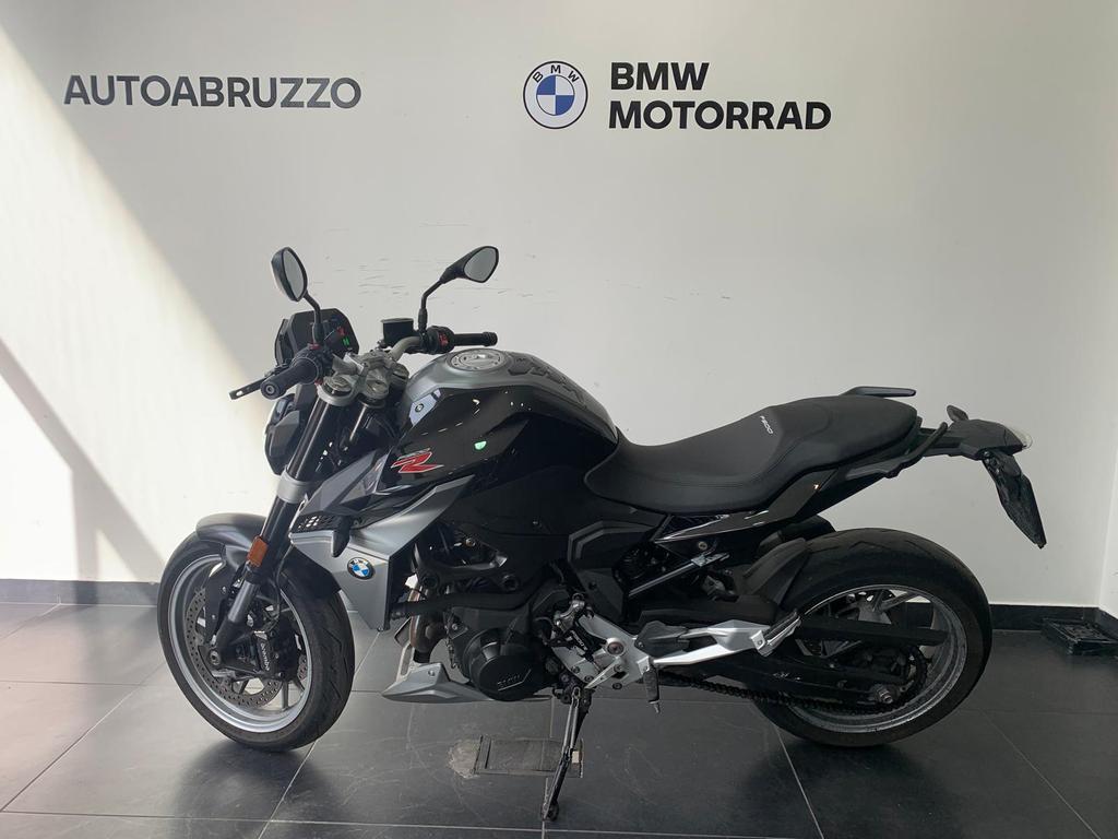 F 900 R
