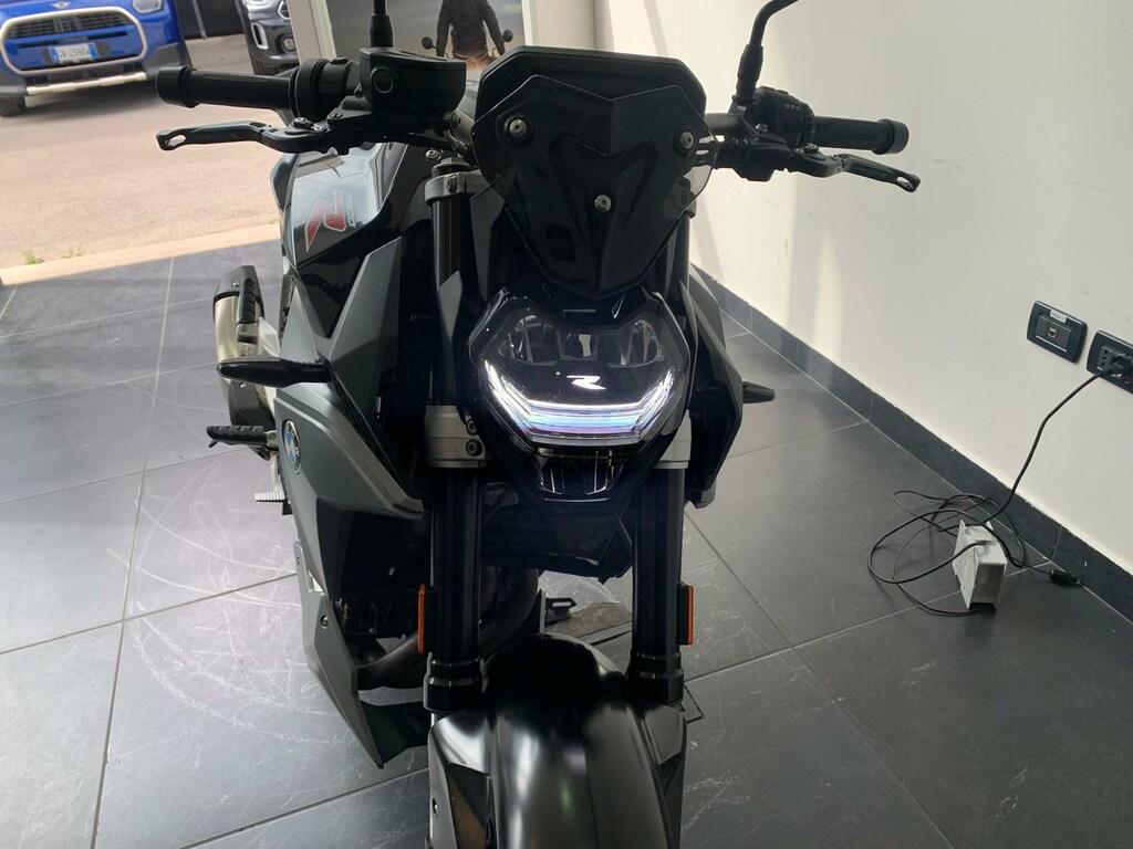F 900 R