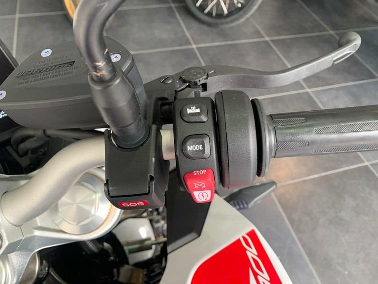 F 900 R