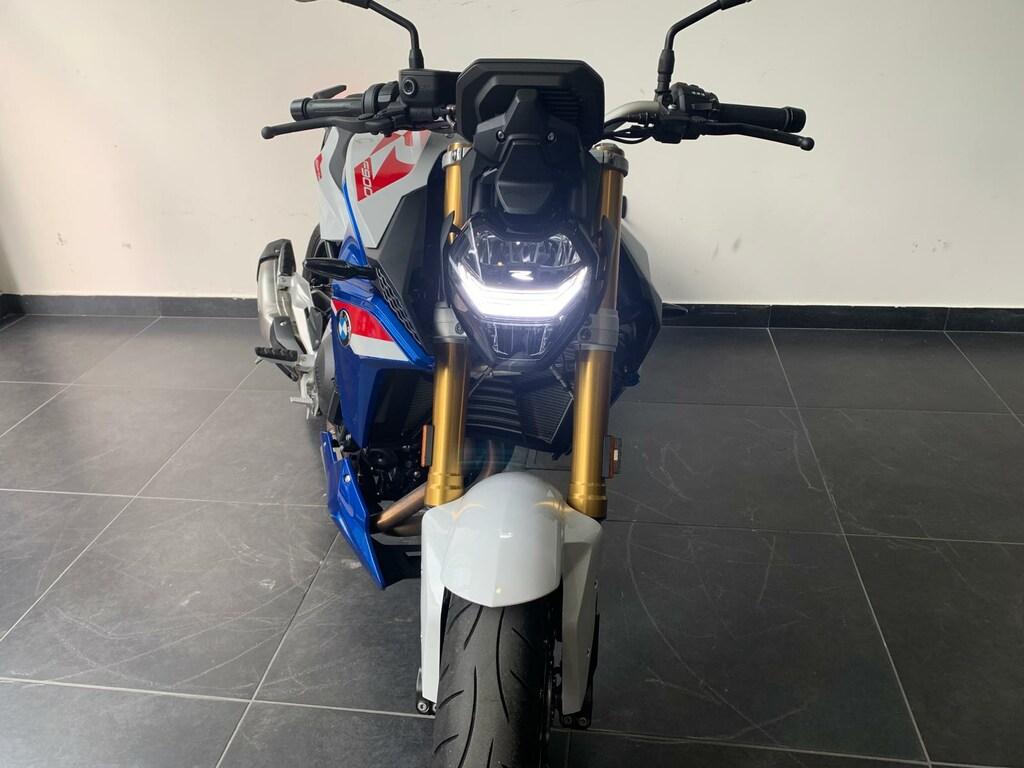 F 900 R