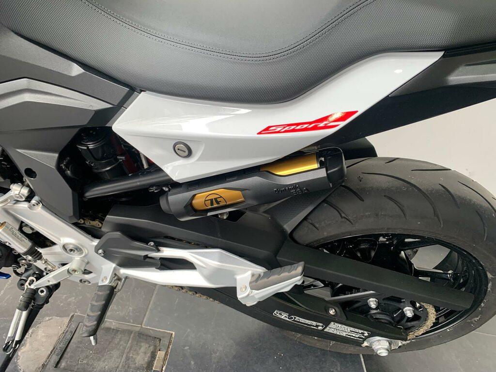 F 900 R