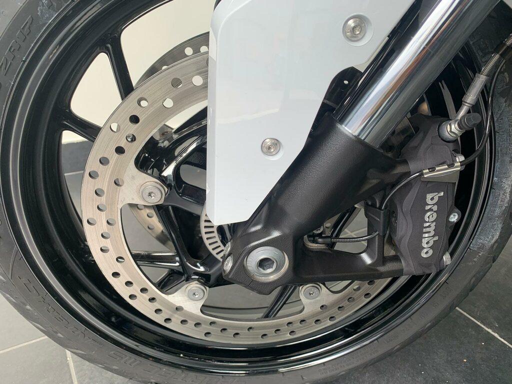 F 900 R