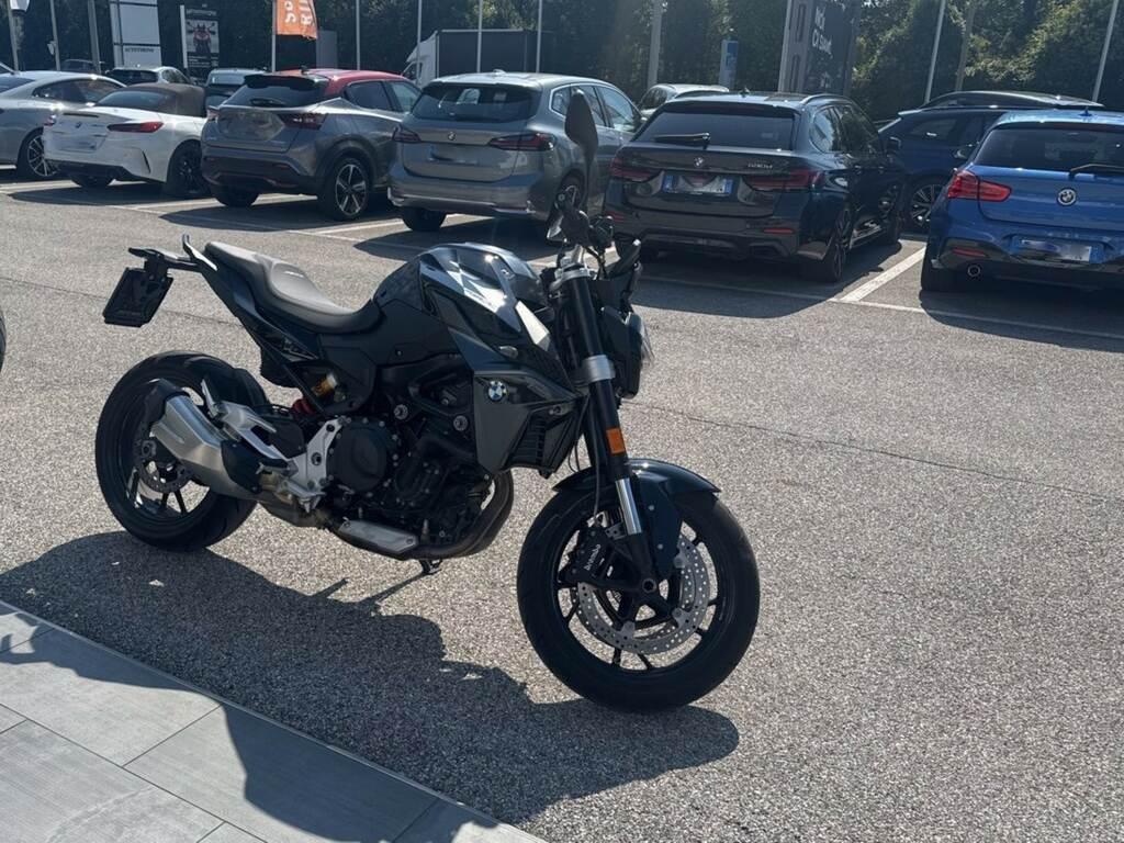 F 900 R