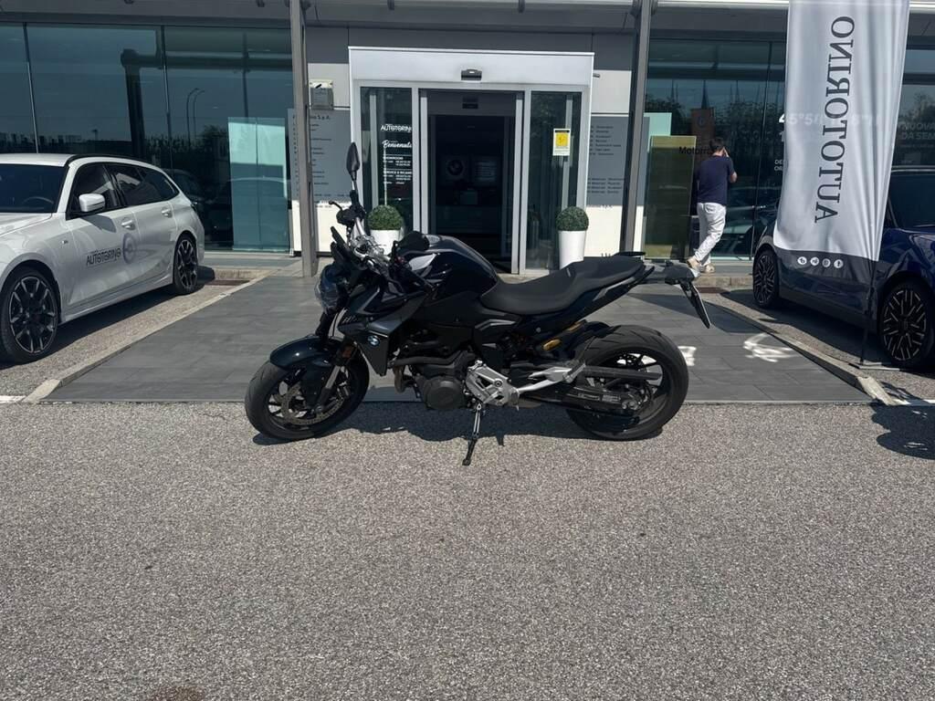 F 900 R