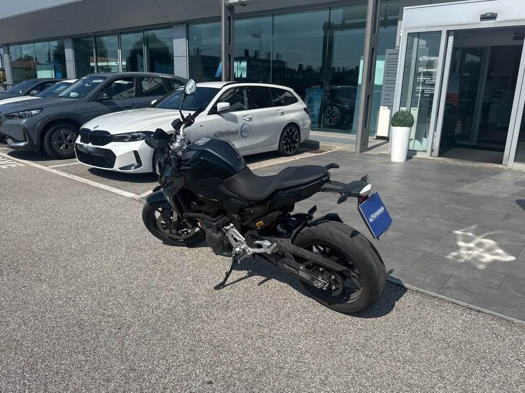 F 900 R