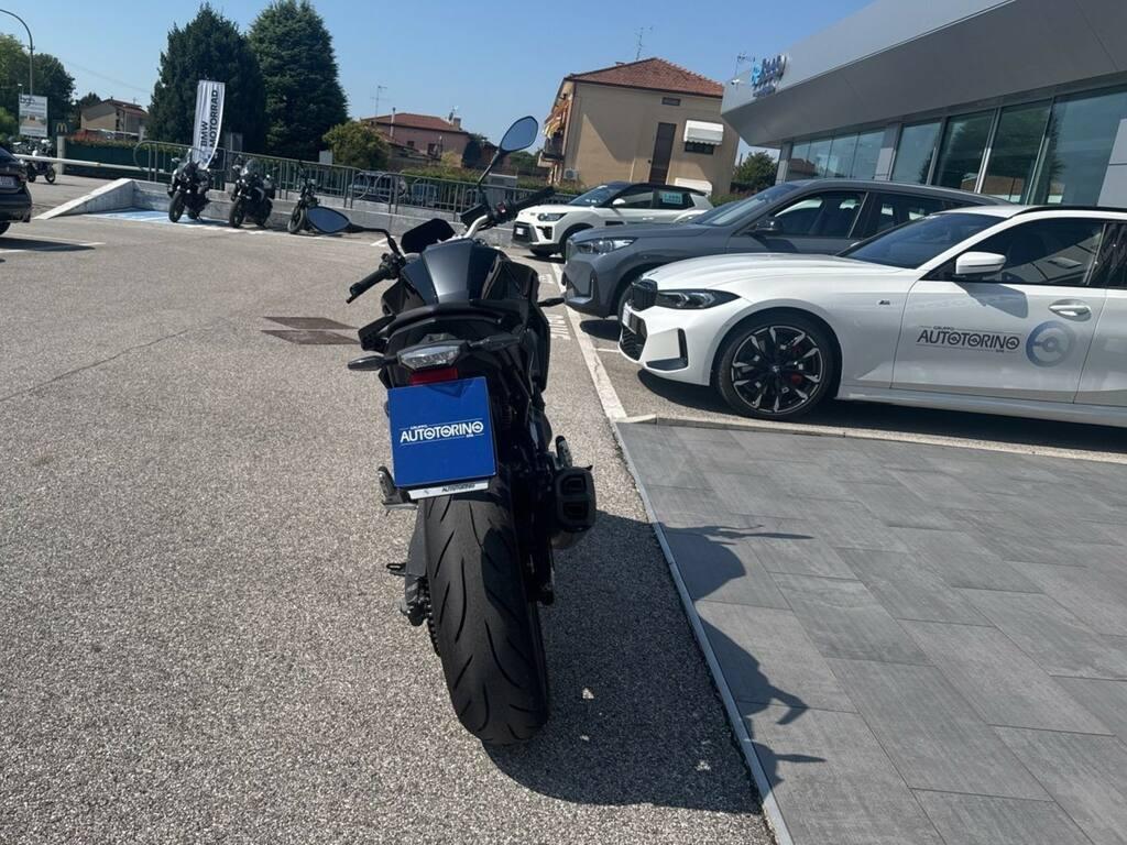 F 900 R