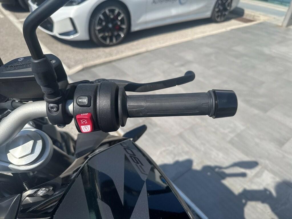 F 900 R