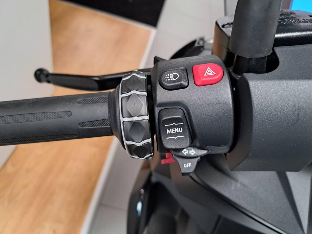 C 400 X