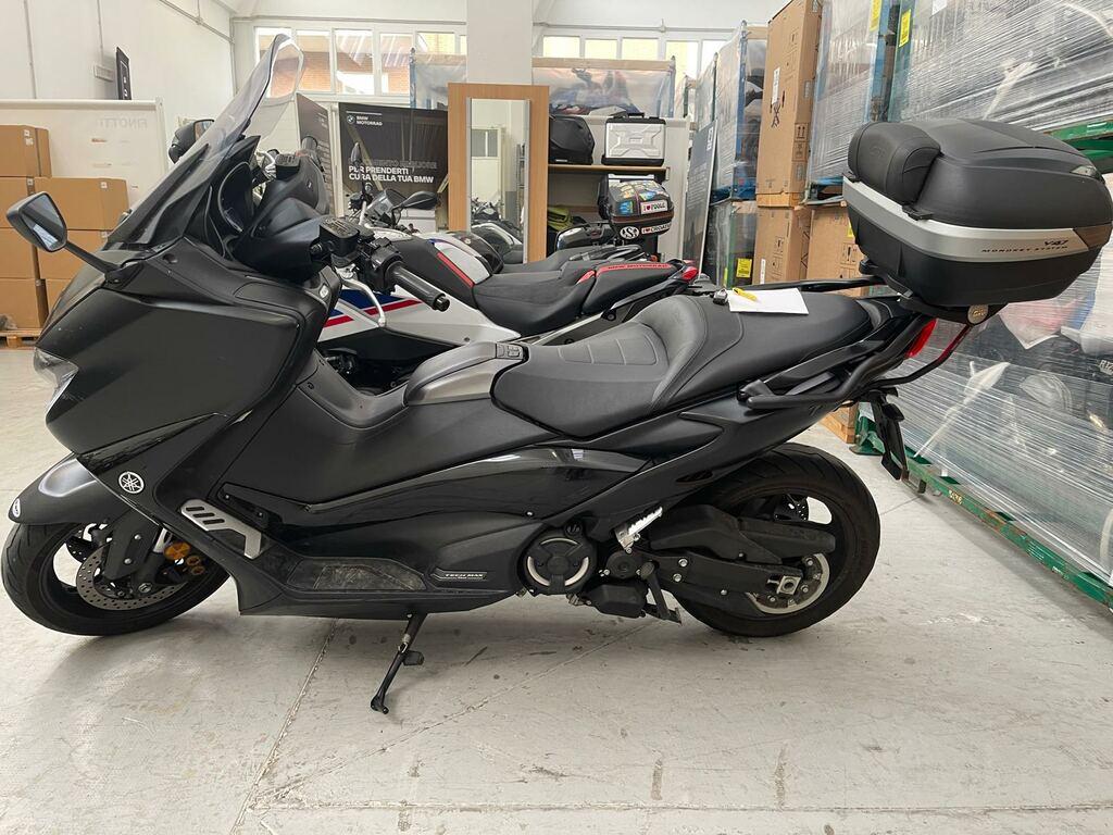 T-MAX 560