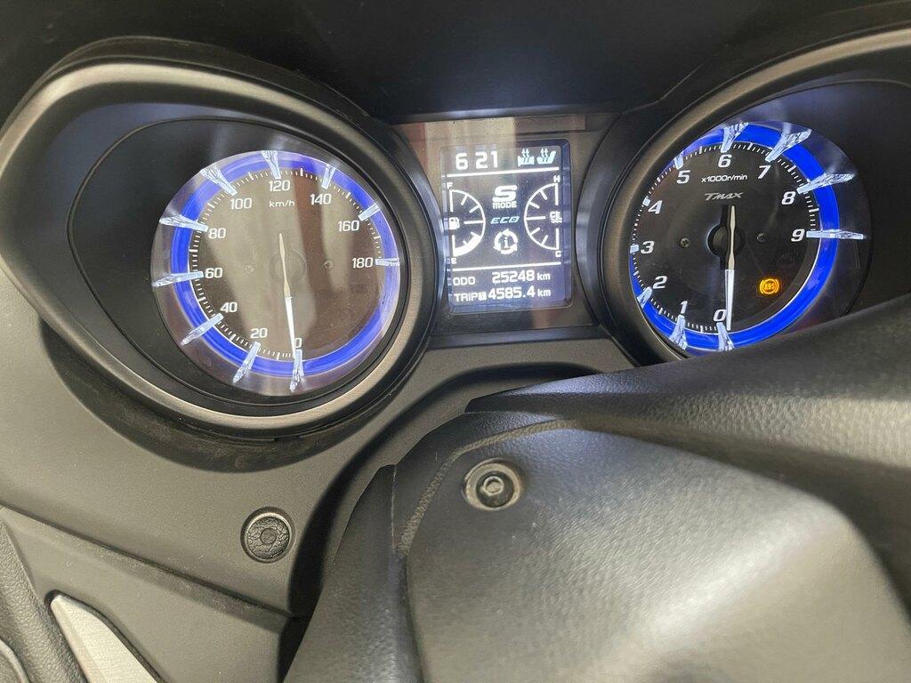 T-MAX 560
