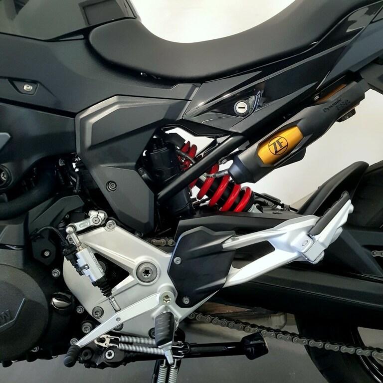 F 900 XR