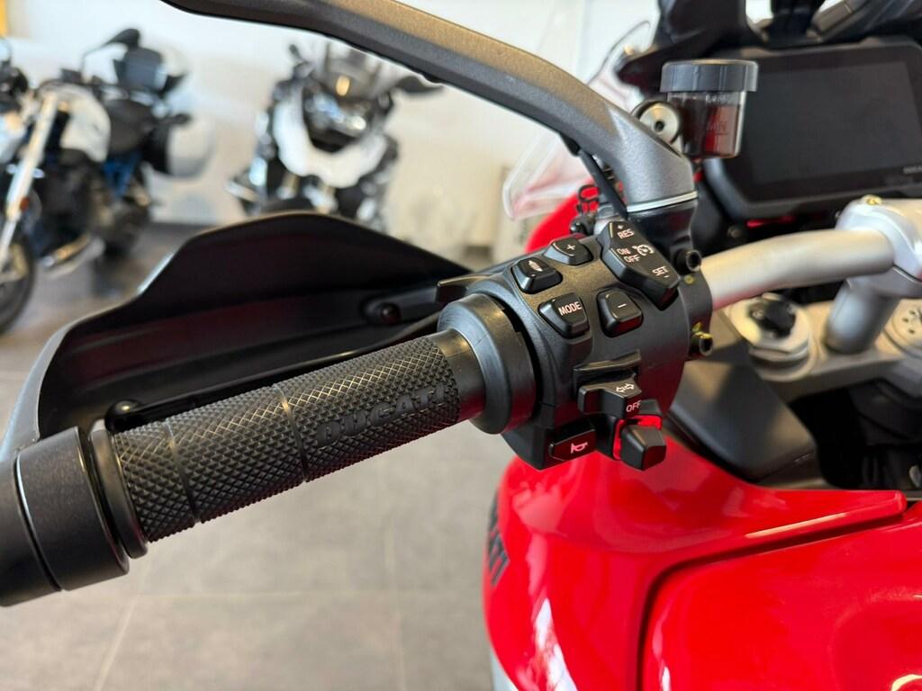 MULTISTRADA V4
