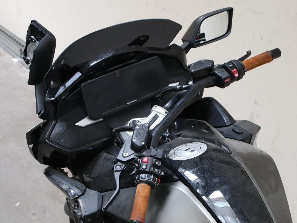 K 1600 B