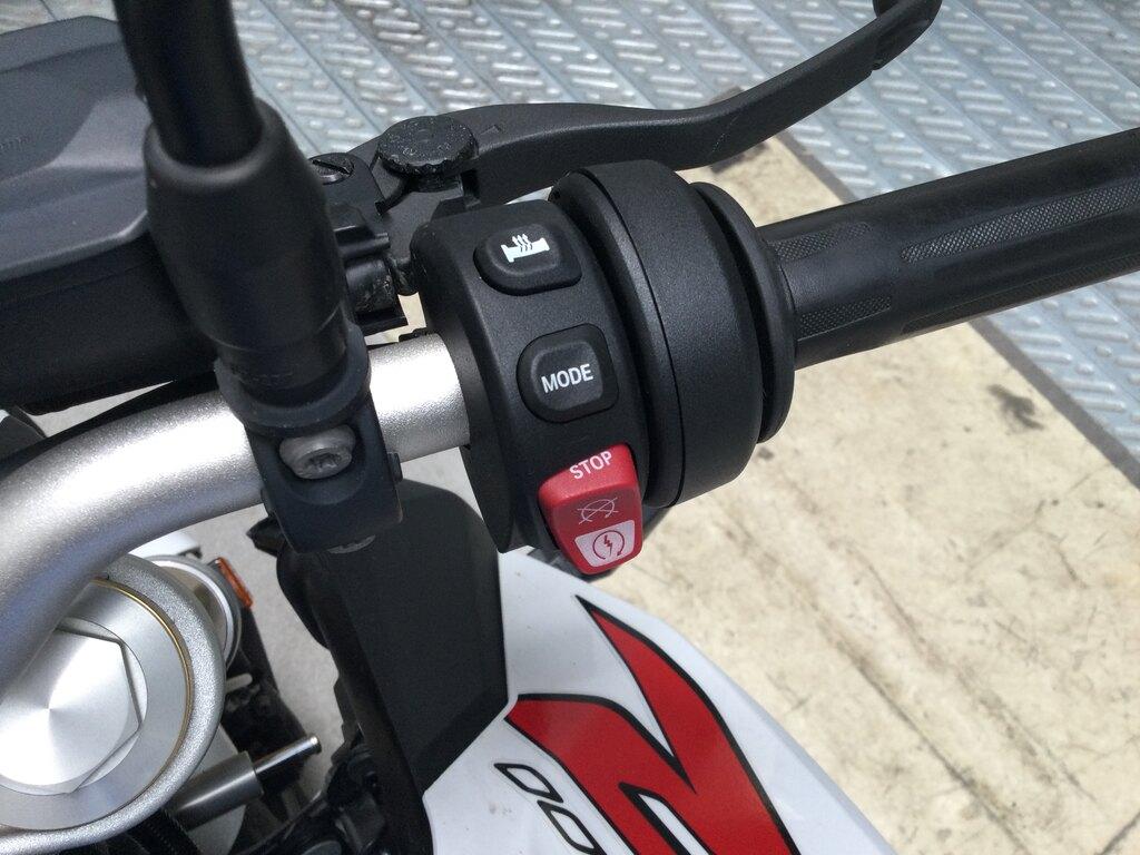 F 900 R