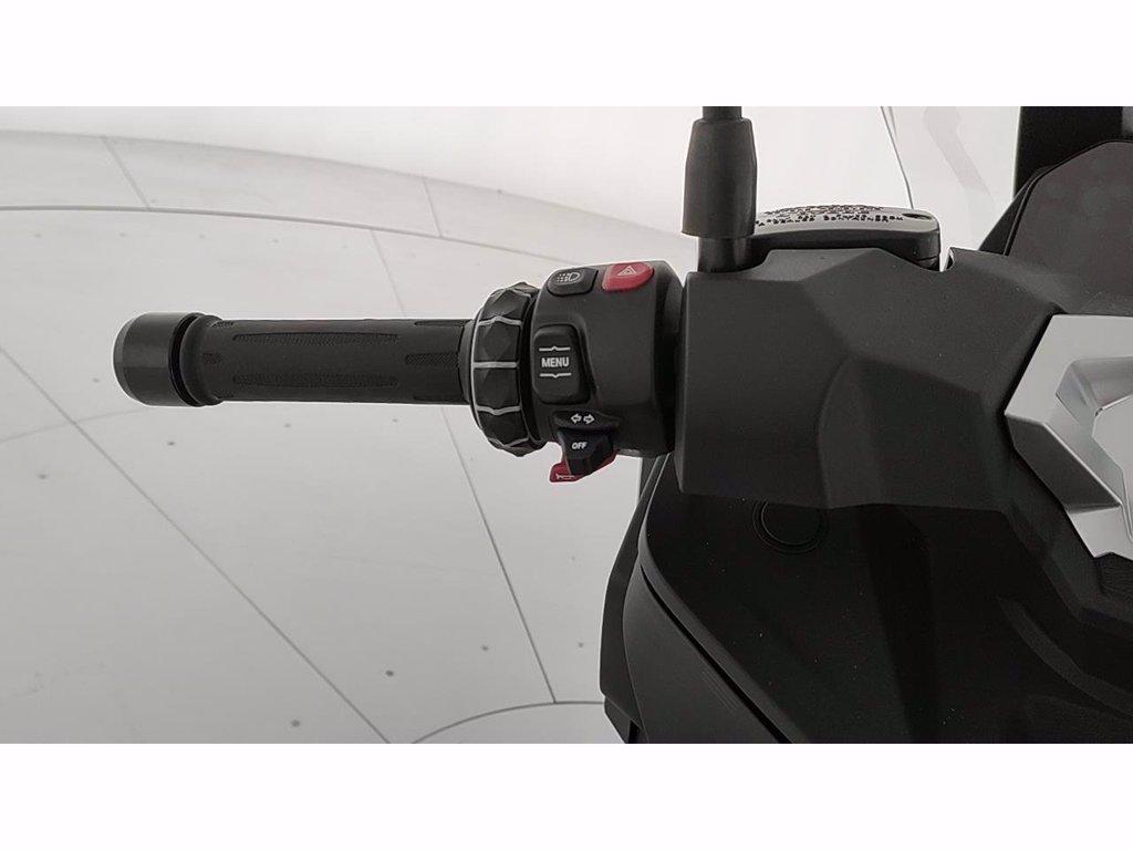 C 400 X