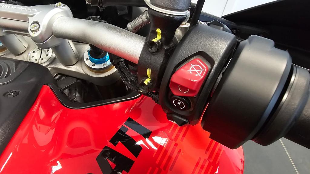 MULTISTRADA V4