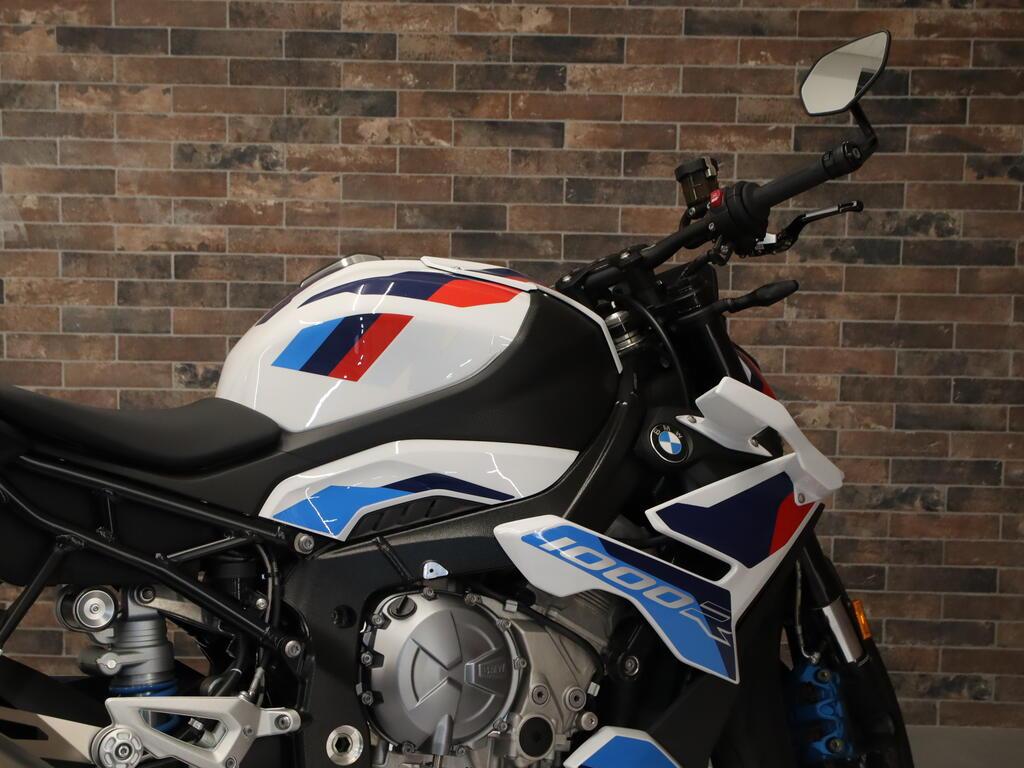M 1000 R