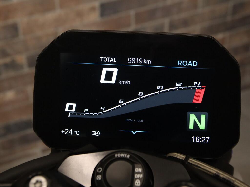 M 1000 R