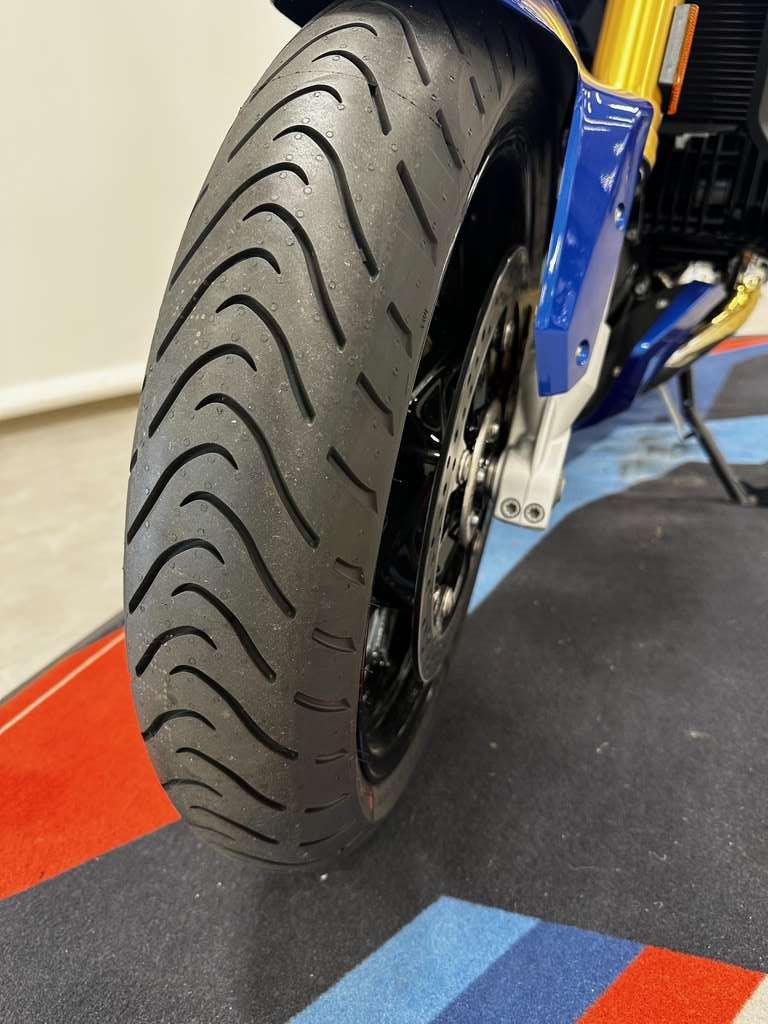 R 1250 R