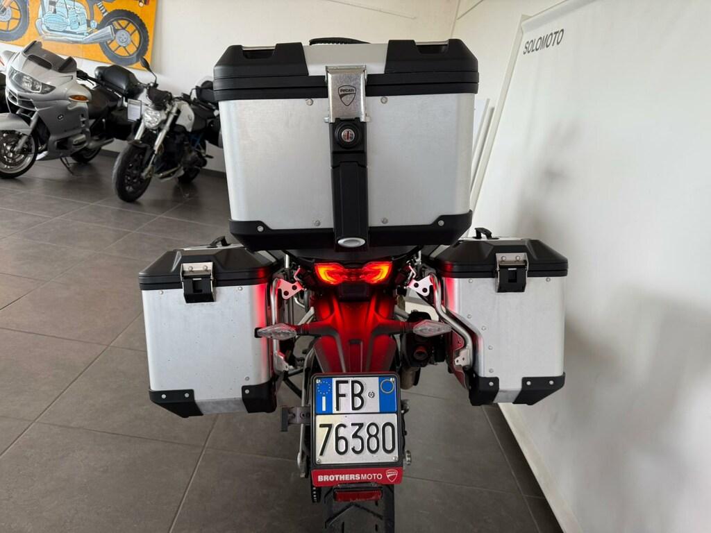MULTISTRADA V4