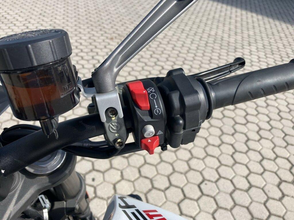 MONSTER 950