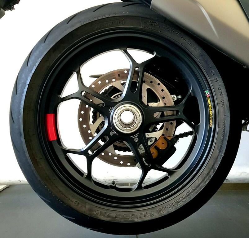 MULTISTRADA V4