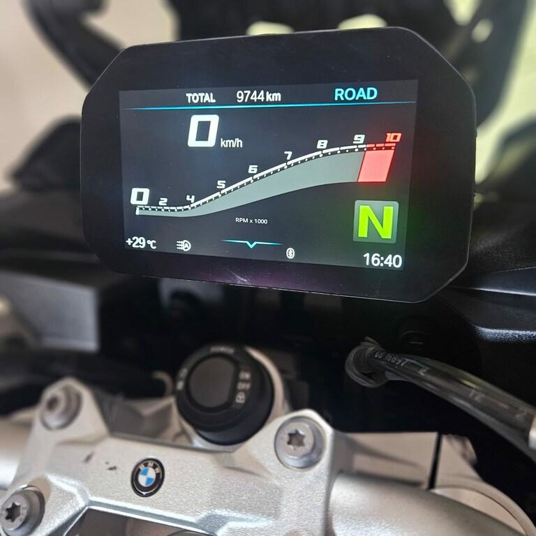 F 900 XR