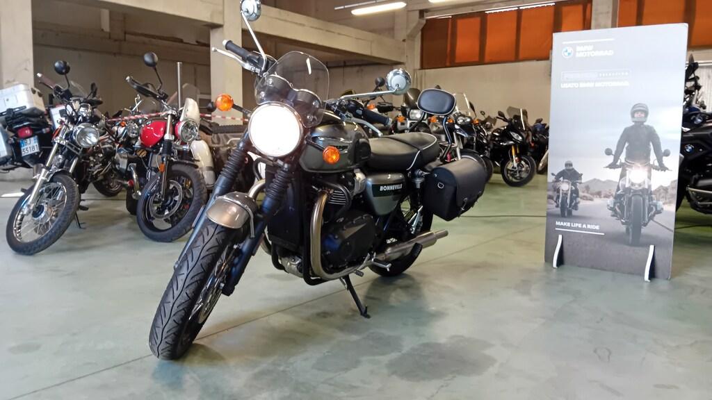 BONNEVILLE 900 T100