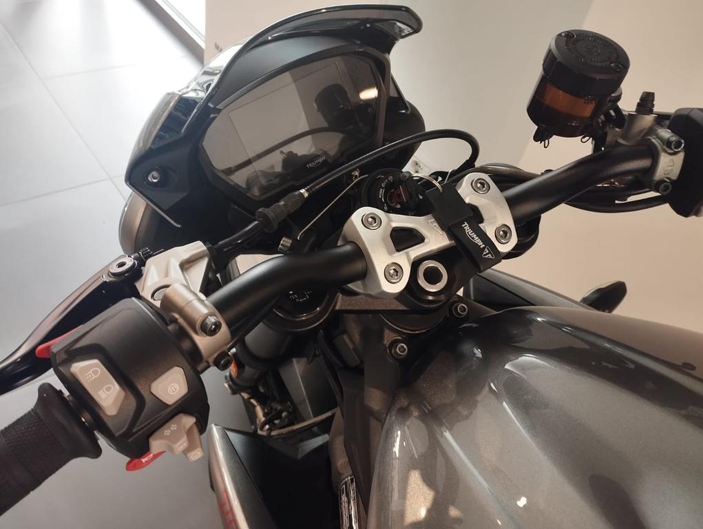 STREET TRIPLE 765