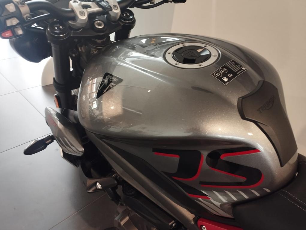 STREET TRIPLE 765
