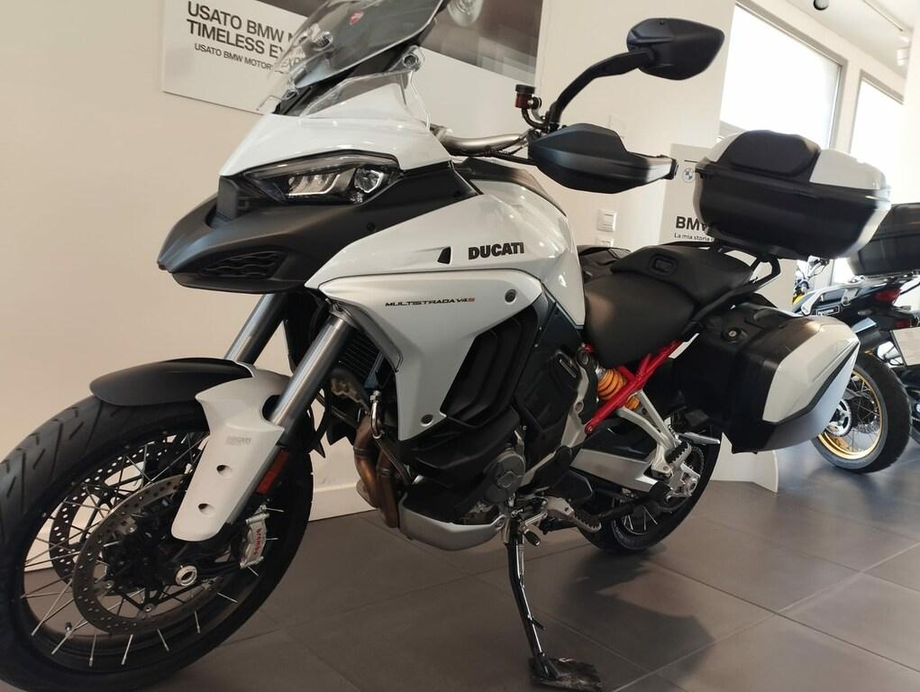 MULTISTRADA V4