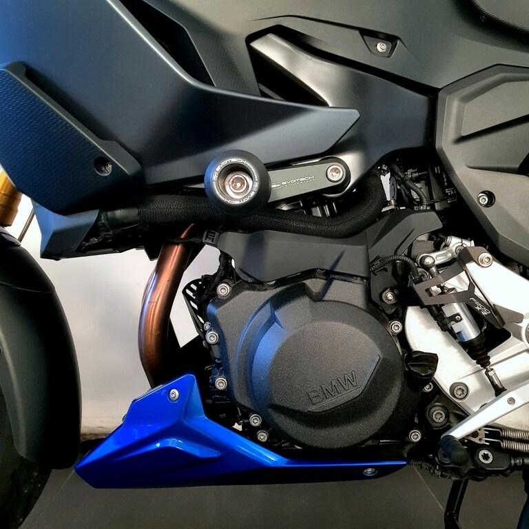 F 900 XR