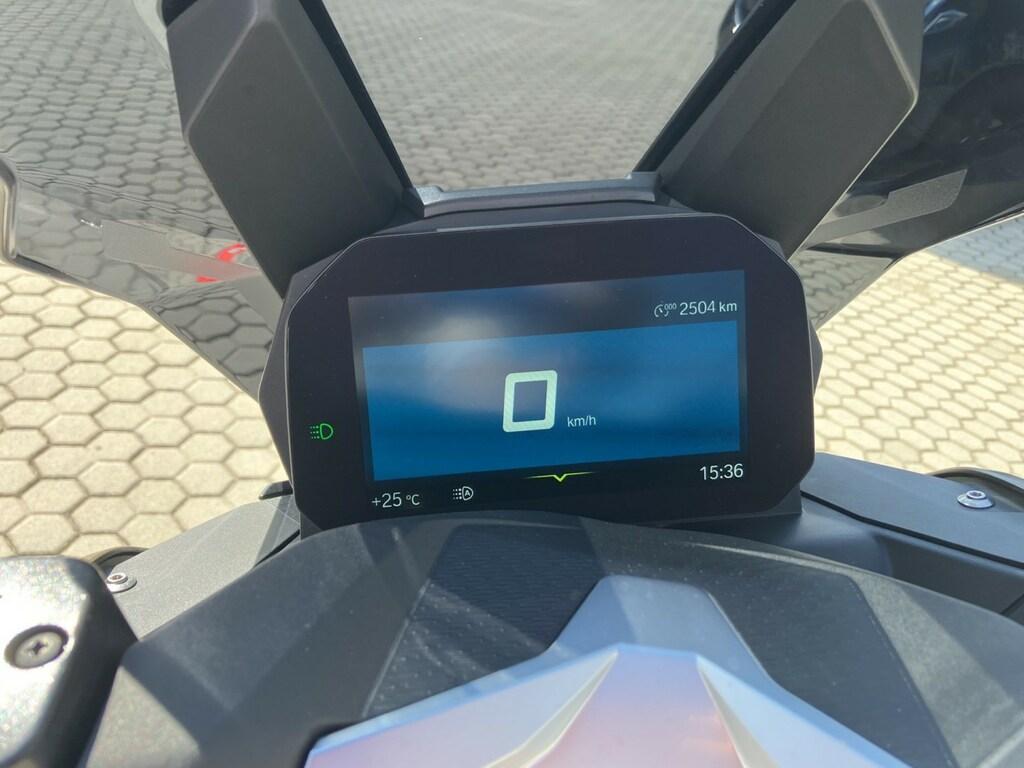 C 400 X