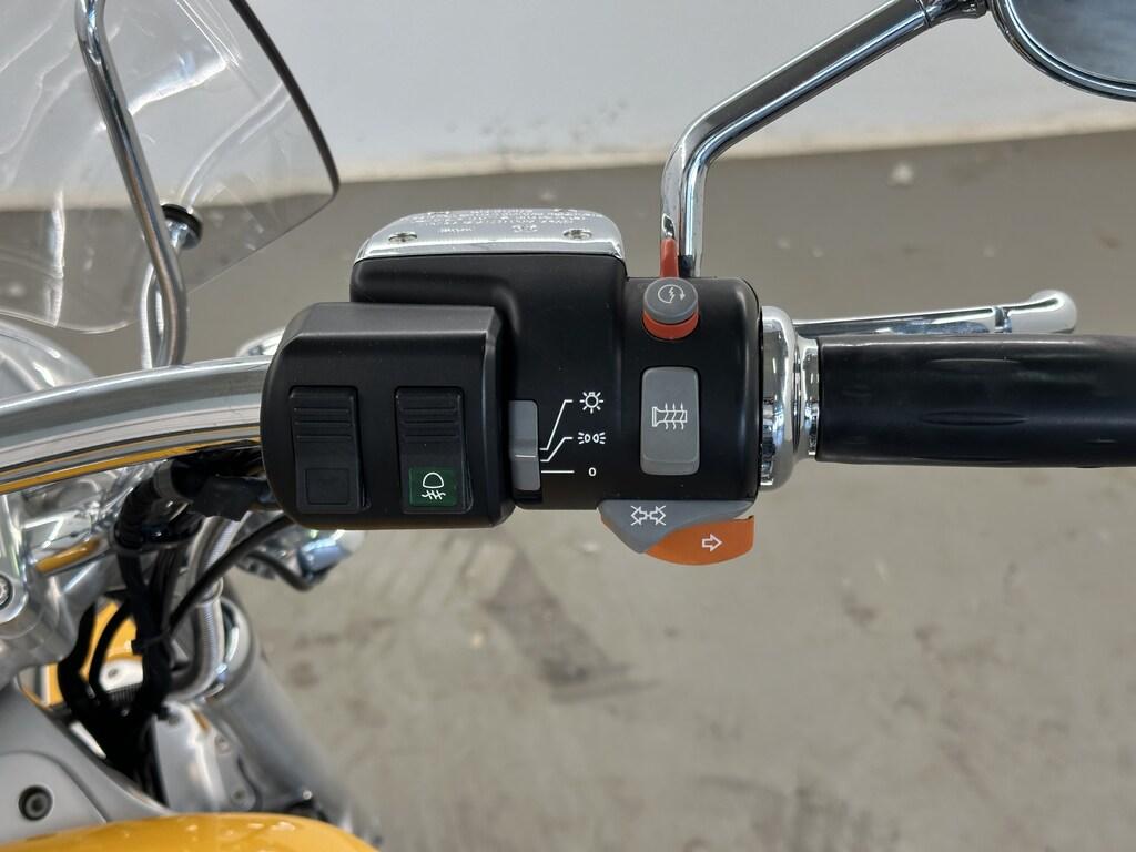 R 1200 C