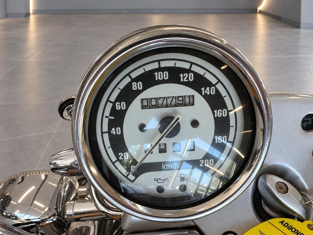 R 1200 C