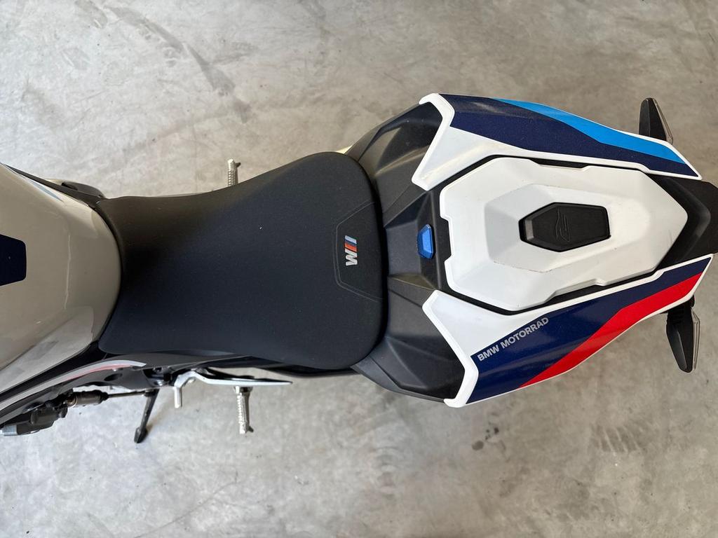 M 1000 R