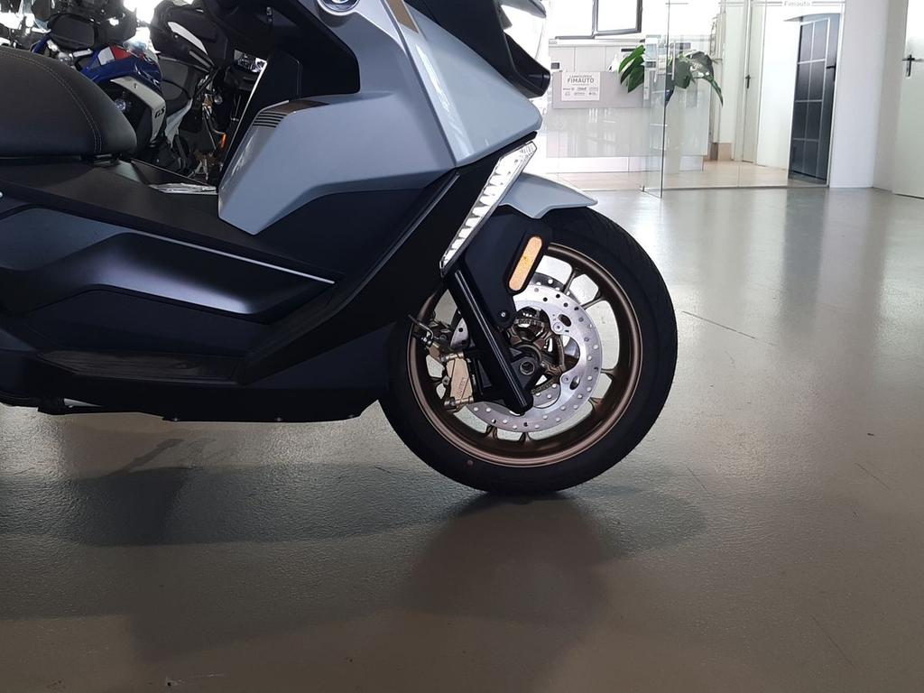 C 400 GT