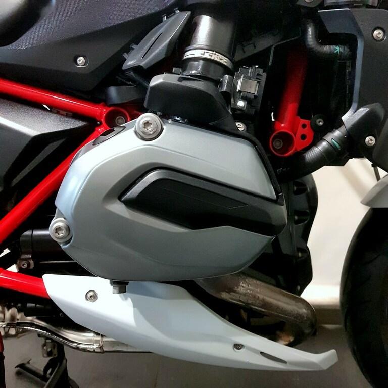 R 1200 R