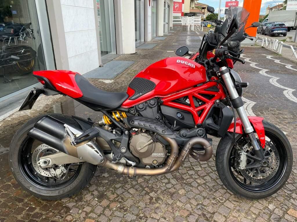 MONSTER 821