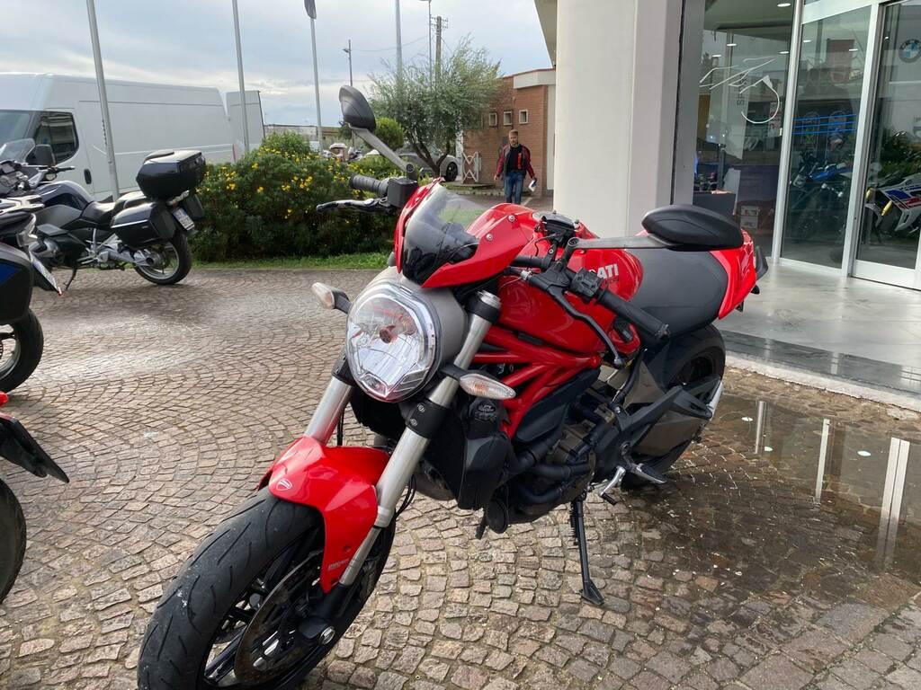 MONSTER 821