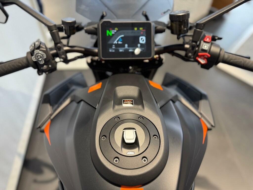 1390 SUPER DUKE