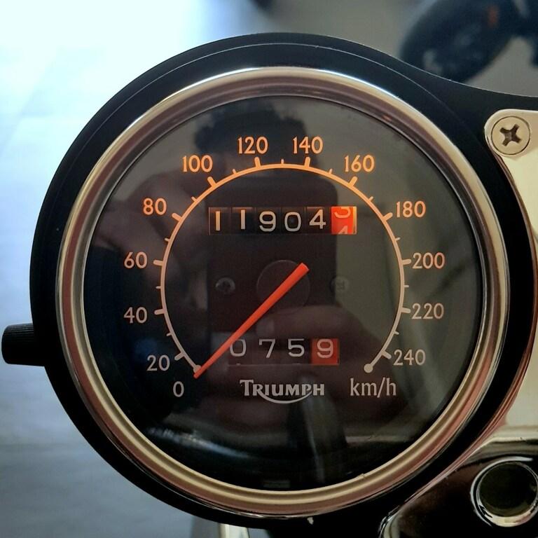 THUNDERBIRD 900