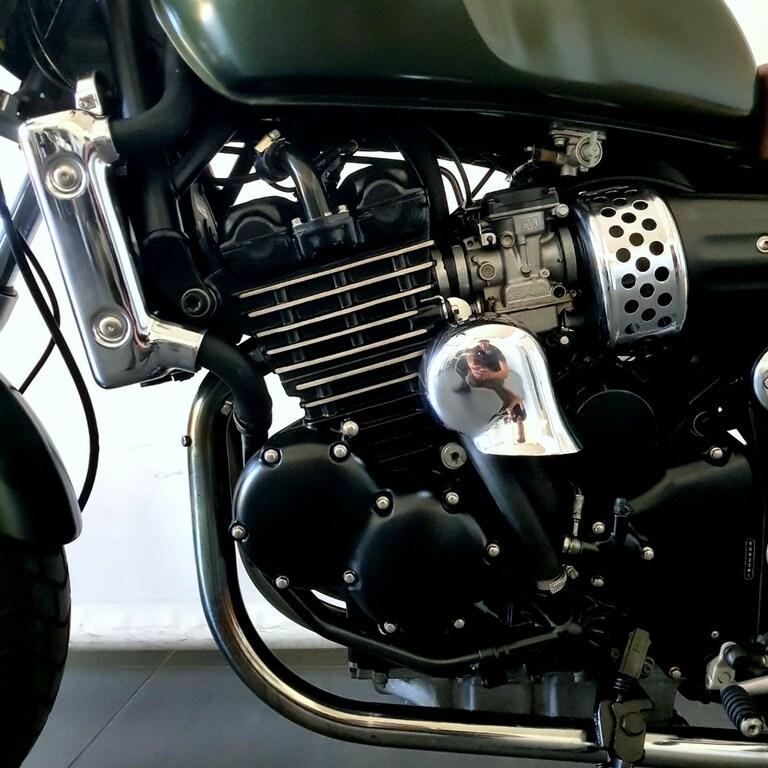 THUNDERBIRD 900