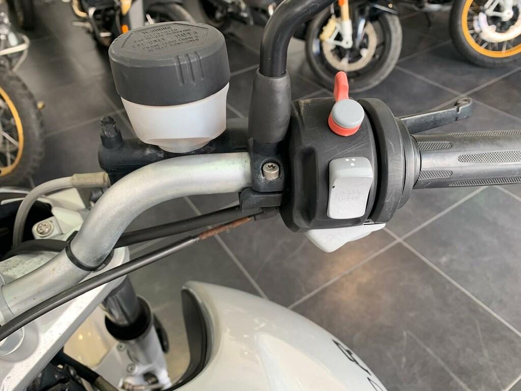 R 1200 R
