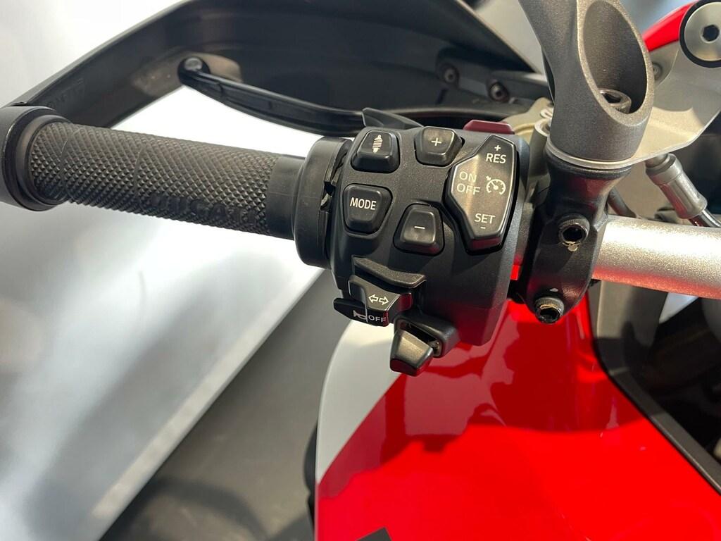 MULTISTRADA V4