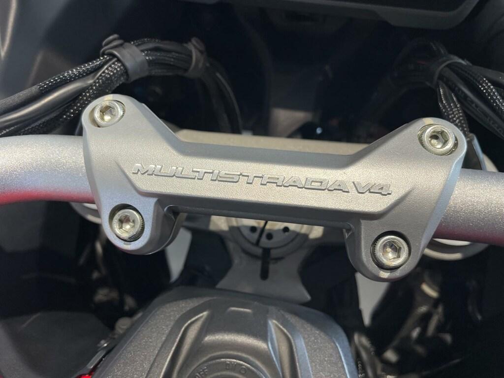 MULTISTRADA V4